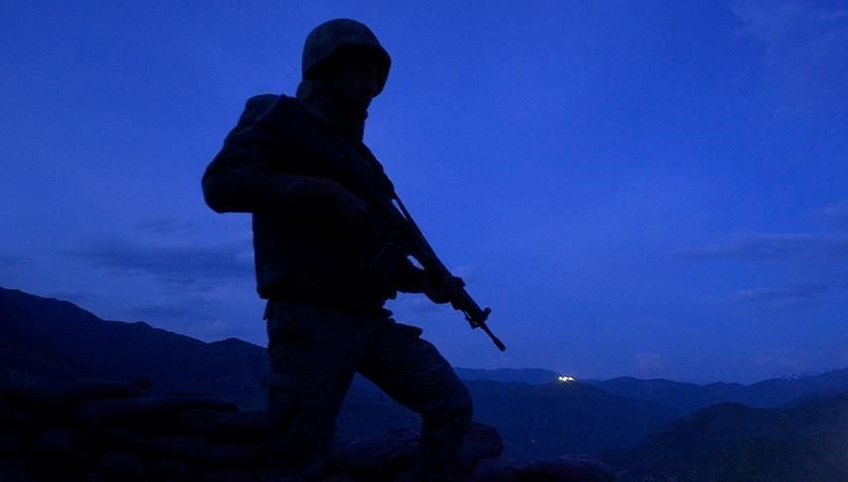 Irak'ın kuzeyinden kaçan 2 terörist teslim oldu Irak'ın kuzeyinden kaçan 2 terörist teslim oldu