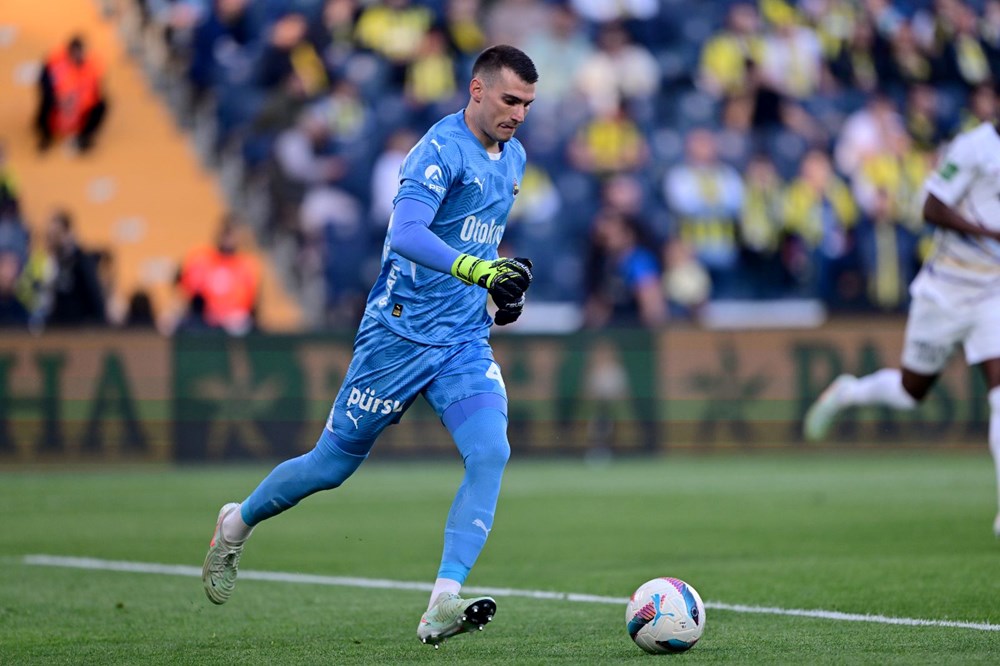 Fenerbahçe'de karar verildi: Bileti kesilen 9 isim belli oldu - 4
