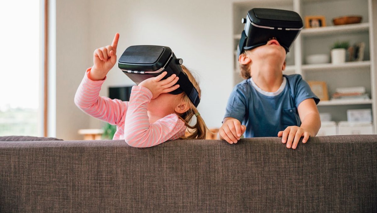 Facebook kurgusal evren için 10 bin işçi alacak (Metaverse nedir?)