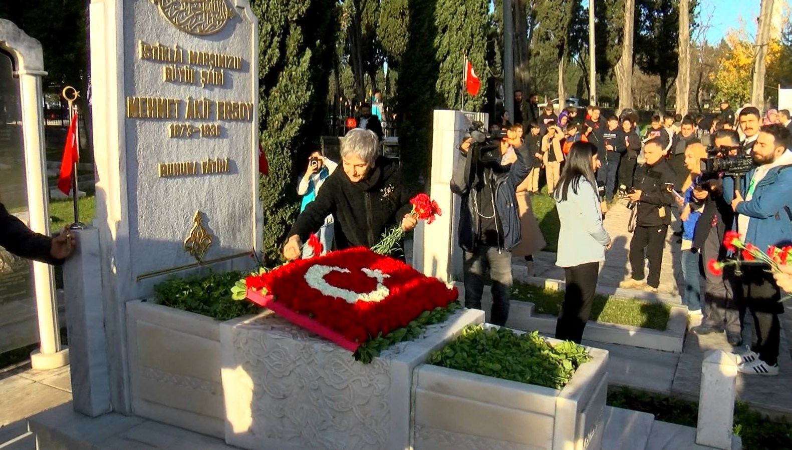 Şair Mehmet Akif Ersoy Mezarı Başında Anıldı | N-Life