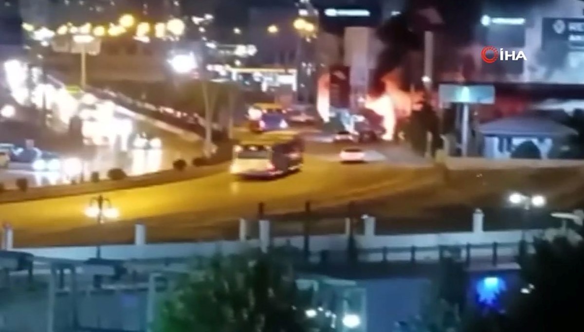 Ankara’da akaryakıt istasyonunda korku dolu anlar: Otomobil alev alev yandı Ankara’da akaryakıt istasyonunda korku dolu anlar: Otomobil alev alev yandı