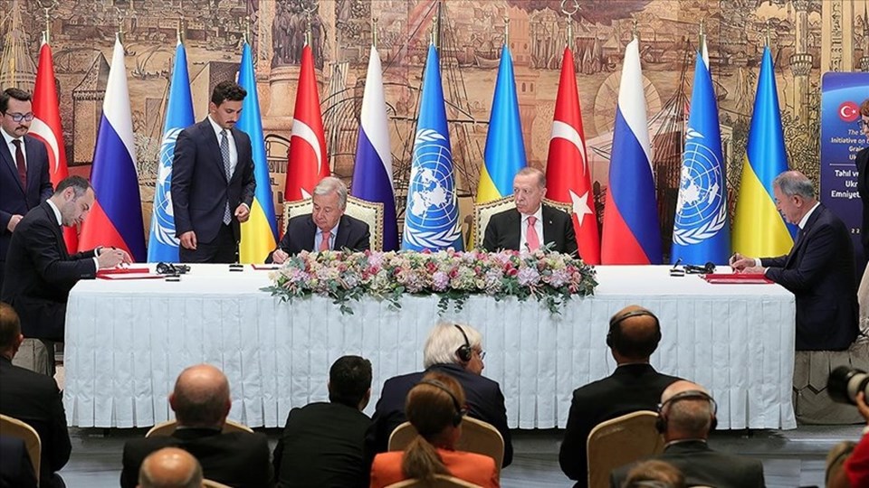 22 Temmuz'da İstanbul'da, Türkiye, Rusya, Ukrayna ve Birleşmiş Milletler (BM) arasında "Tahıl ve Yiyecek Maddelerinin Ukrayna Limanlarından Emniyetli Sevki Girişimi Belgesi" imzalanmıştı. 