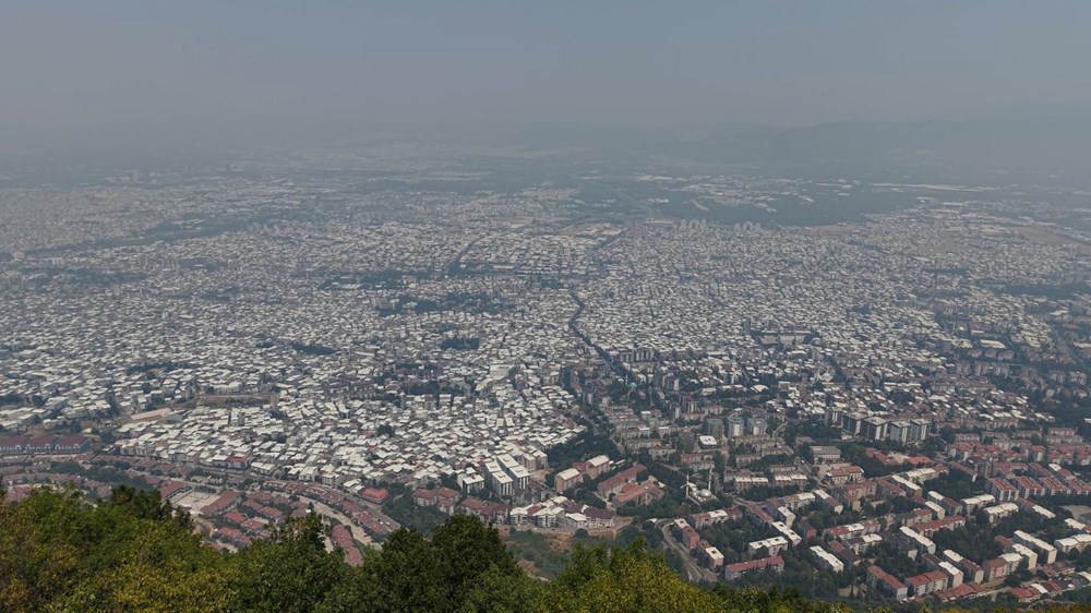 Orman yangınının dumanı kente ulaştı, her yeri kül kapladı: "Ciğerlere inebilir, maske takılmalı" - 6