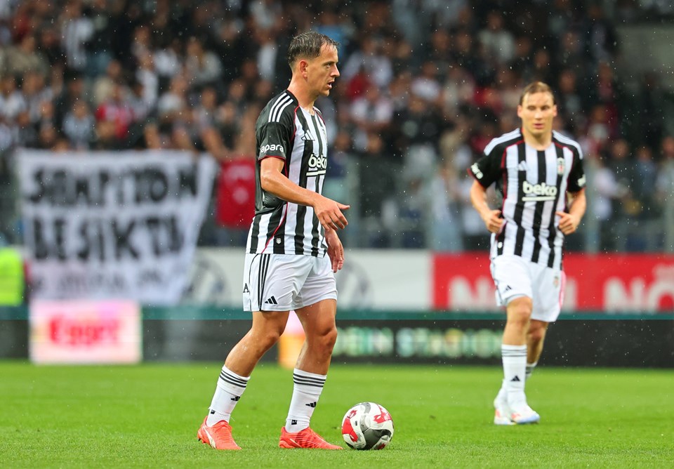Beşiktaş'ta kamp bitti, Solskjaer tam 9 ismin biletini kesti! - 2