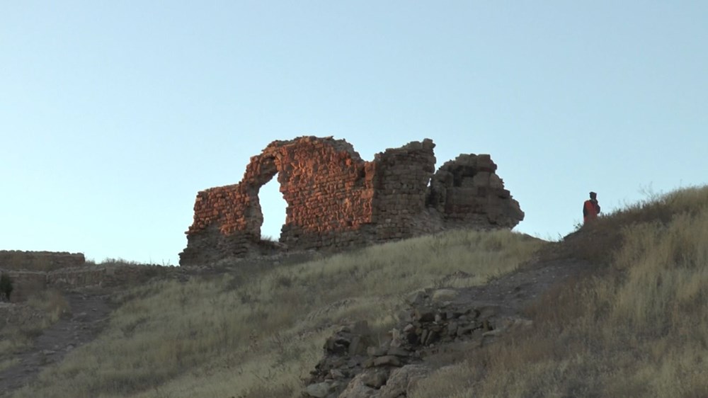 Bayburt Kalesi'nde tarihi kalıntı ve eserlere ulaşıldı - 5
