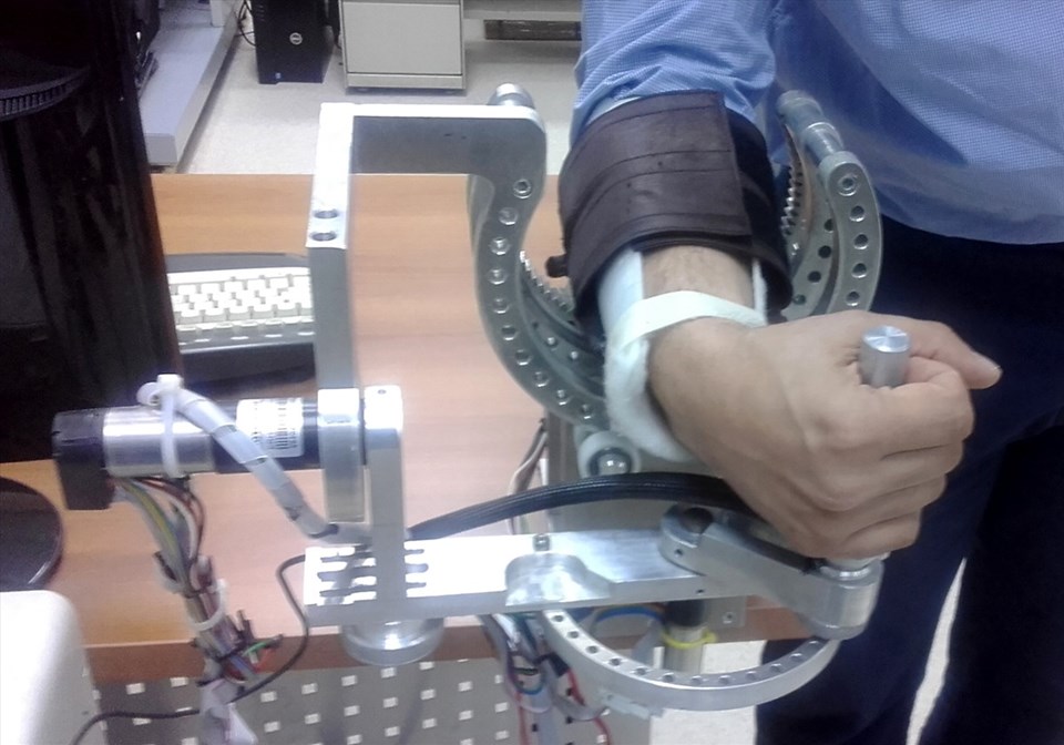 Teşhis koyup, tedavi yapabilen yerli robot üretildi - 1