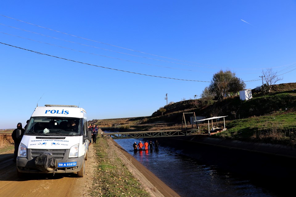 Edirne'de aracıyla sulama kanalına düşen avukata ulaşılmaya çalışılıyor - 1