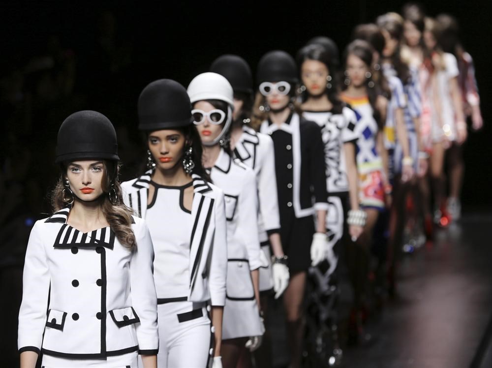 Moda 1. Мода Италия ап ту ю. Все костюмы из next in Fashion. Milano Moda Donna Spring Summer 2023.
