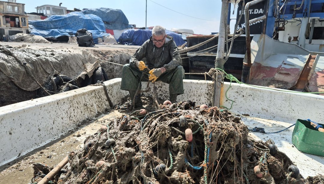 Marmara'da kabus: Ağlarla değil, müsilajla boğuştular