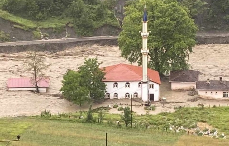 Sinop'ta sağanak su baskınlarına neden oldu: Valilik ve AFAD'dan son dakika yağmur uyarısı (Sinop'ta hava durumu) - 1