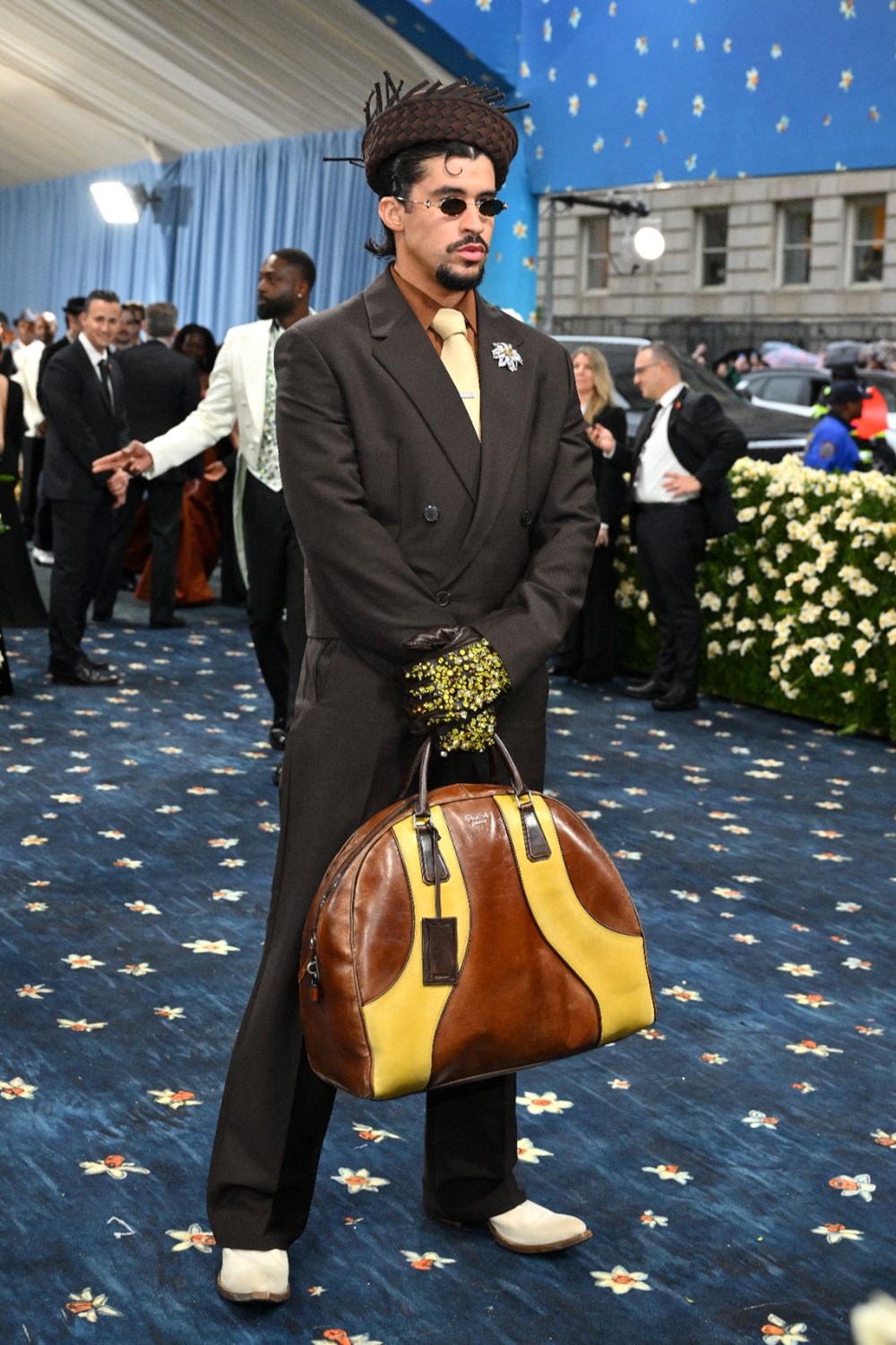 Met Gala kırmızı halısı | Yılın moda olayında Rihanna yine hamile! - 12