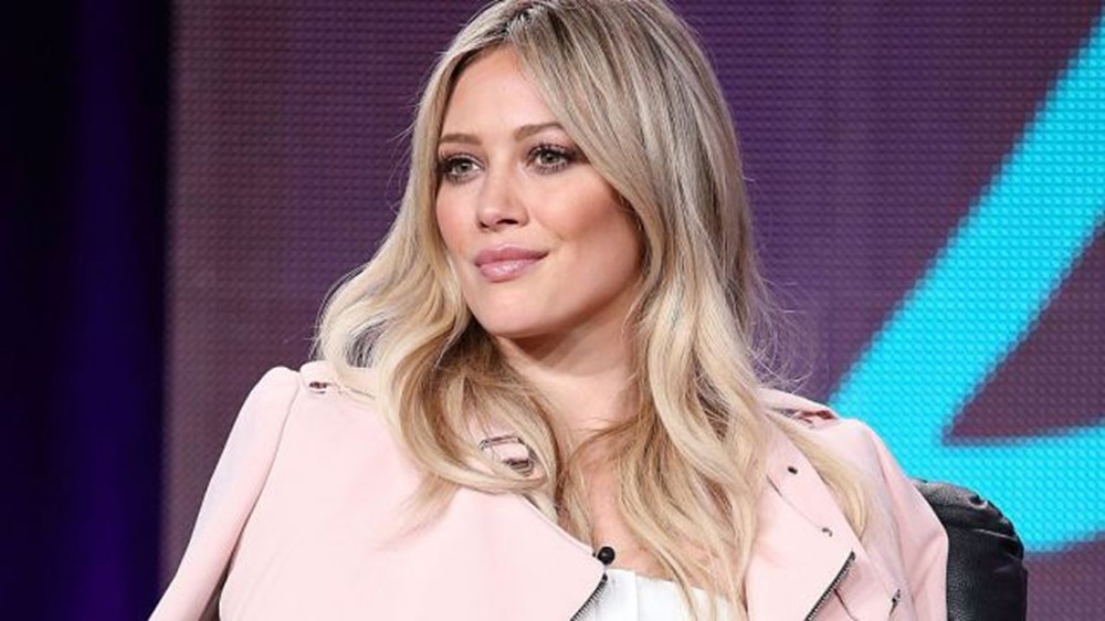 Hilary Duff bebeğinin plasentasını içti Magazin Hilary Duff bebeğinin plasentasını içti Magazin