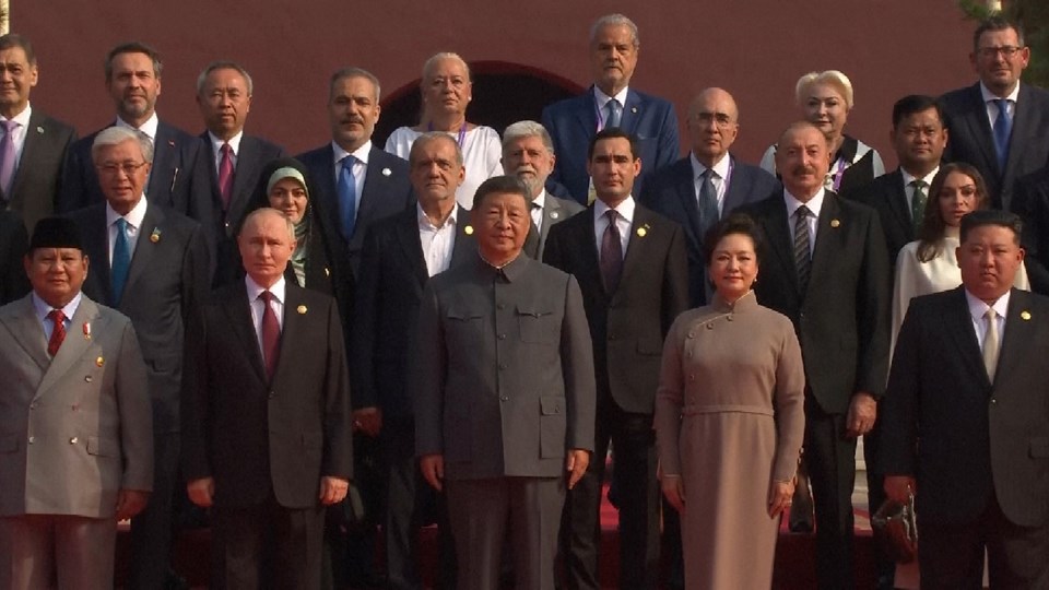 Putin, Kim ve Şi yan yana - 1