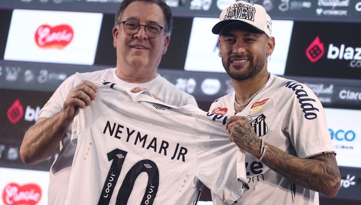 Neymar'a özel helikopter: Santos antrenmanlarına havadan geliyor!