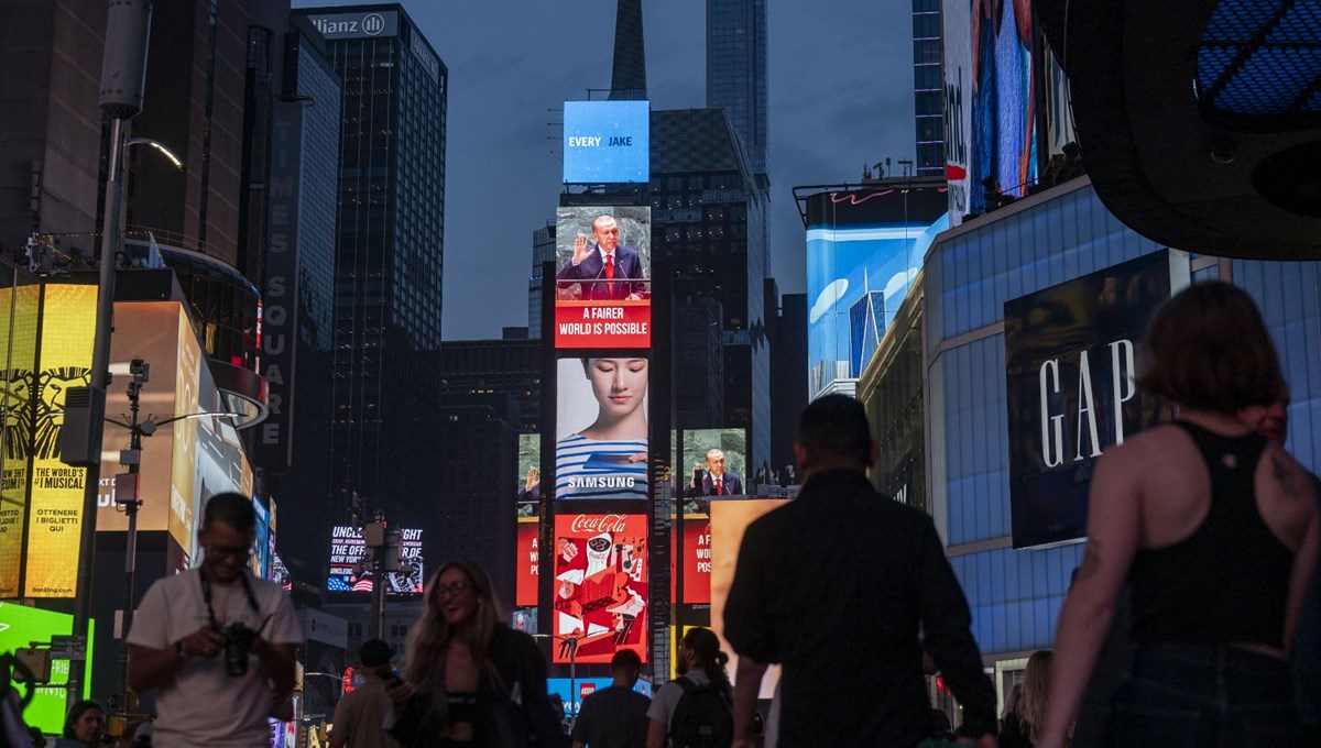 Times Meydan'ında Erdoğan'ın sözü yansıtıldı