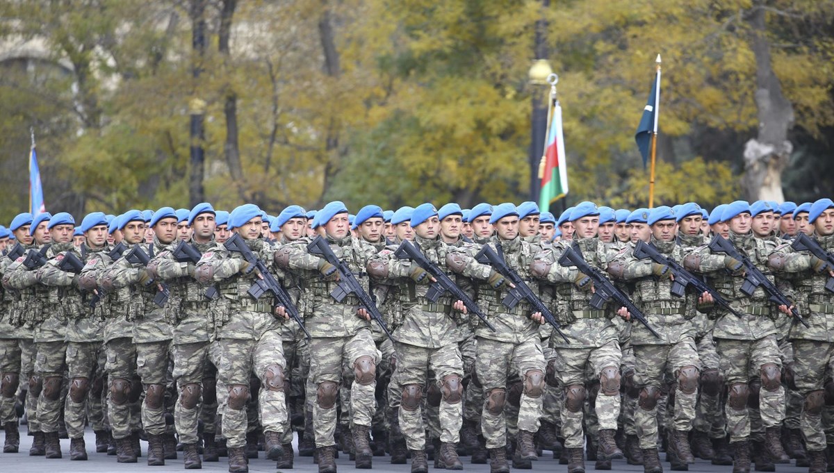 SON DAKİKA: uğgeneral komutasındaki askerler Azerbaycan'a gitti