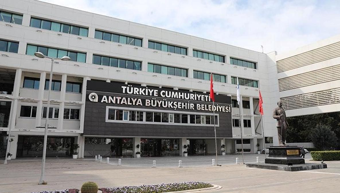 Antalya'da belediyeye rüşvet operasyonu