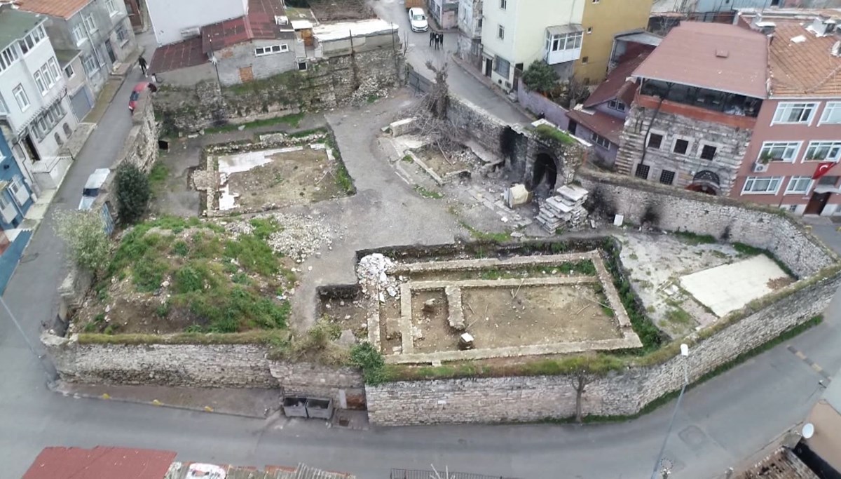 Kasturya Sinagogu harabeye döndü Kasturya Sinagogu harabeye döndü