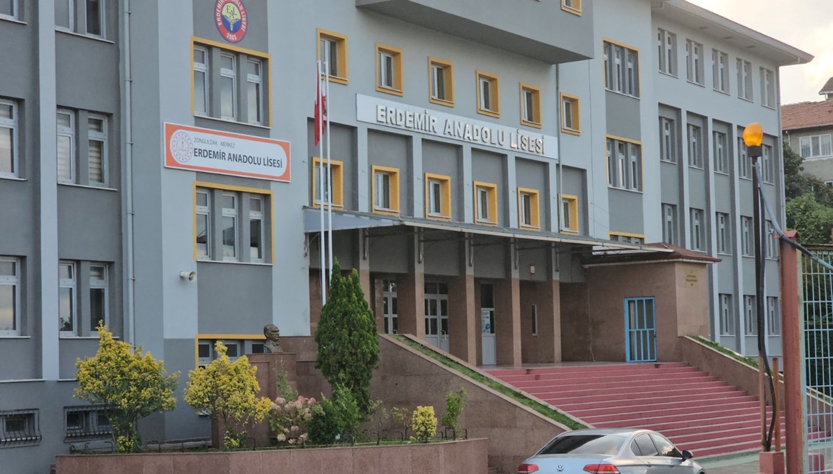 Lisede sigara tartışması Lisede sigara tartışması