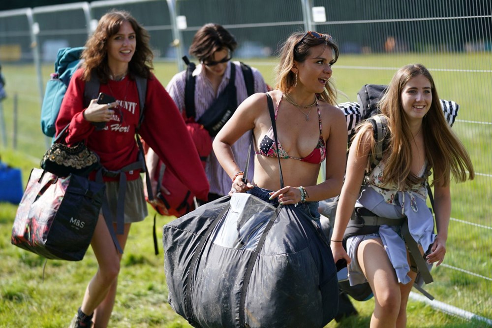 İngiltere'deki salgın deneme etkinliği Latitude Festivali'nde binden fazla Covid-19 vakası çıktı - 5