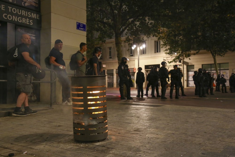 Fransa'daki protestolar 6. gününde: Katil zanlısı polise bağış yağmuru - 8