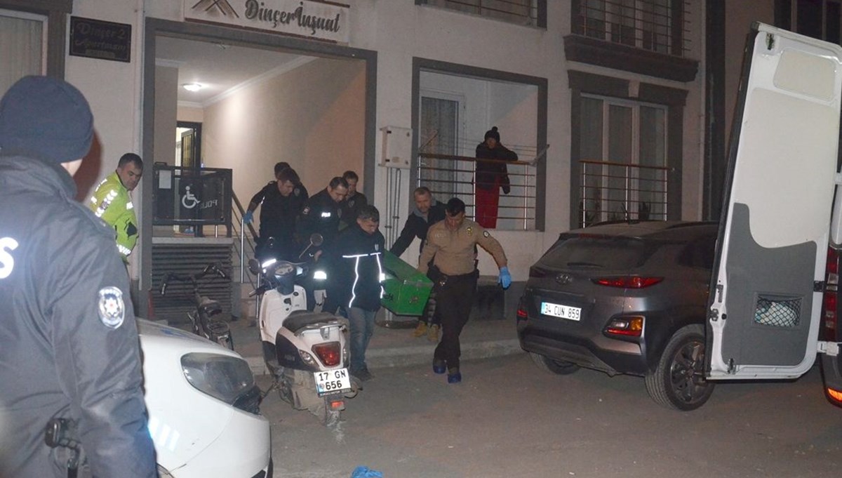 Çanakkale'de evlat vahşeti: Oğlu tarafından öldürüldü Çanakkale'de evlat vahşeti: Oğlu tarafından öldürüldü