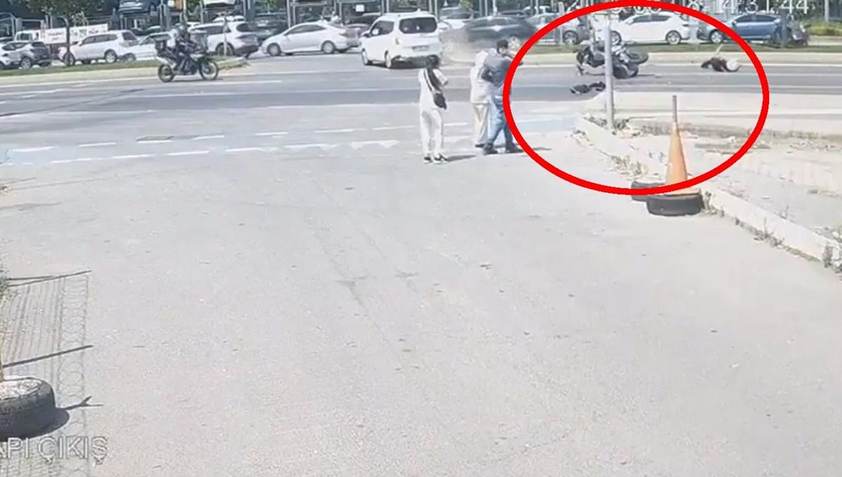 Kartal'da motorize polis ekibi kaza yaptı