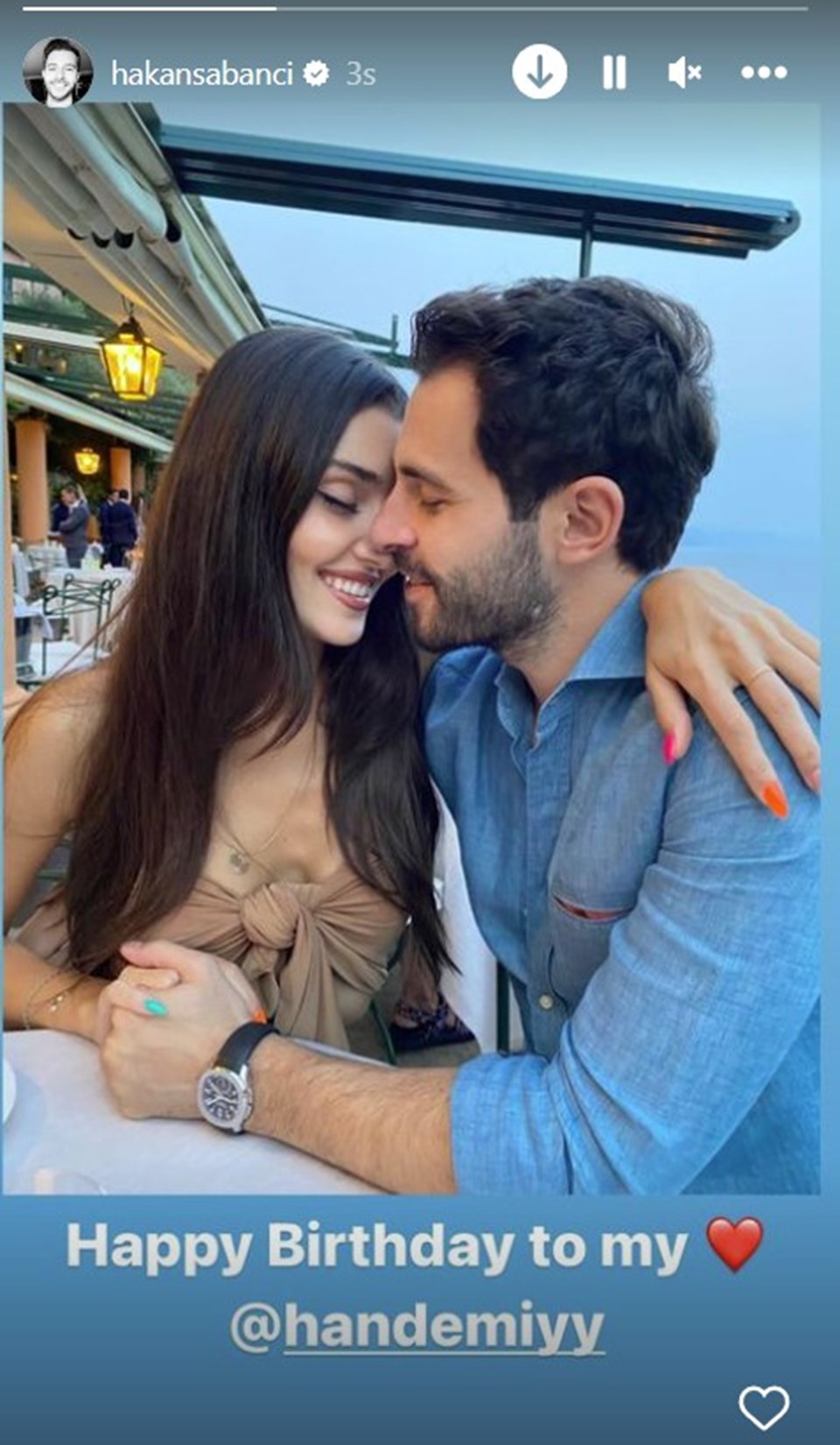 Hakan Sabancı'dan Hande Erçel'e romantik kutlama - 1