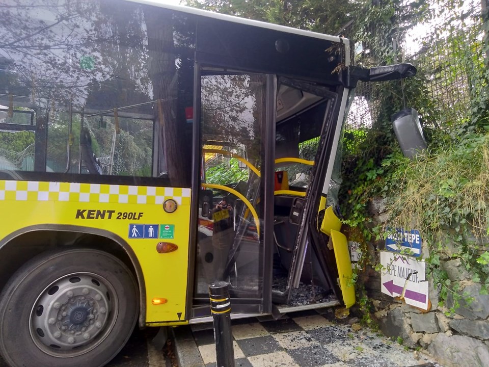 İETT otobüsü kaza yaptı: 9 yaralı - 2