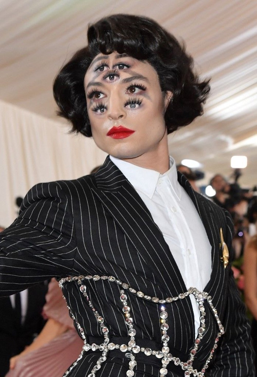 Oyuncu Ezra Miller hakkında iddia: Kendini mesih sanıyor - 5