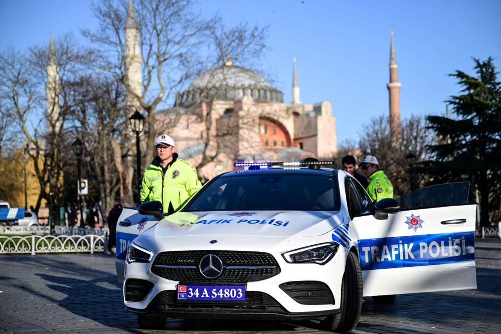 Ferrari devriyede: Vatandaşlar selfie çektiriyor (Bu lüks araçlar hangi çetelere ait?) - 15
