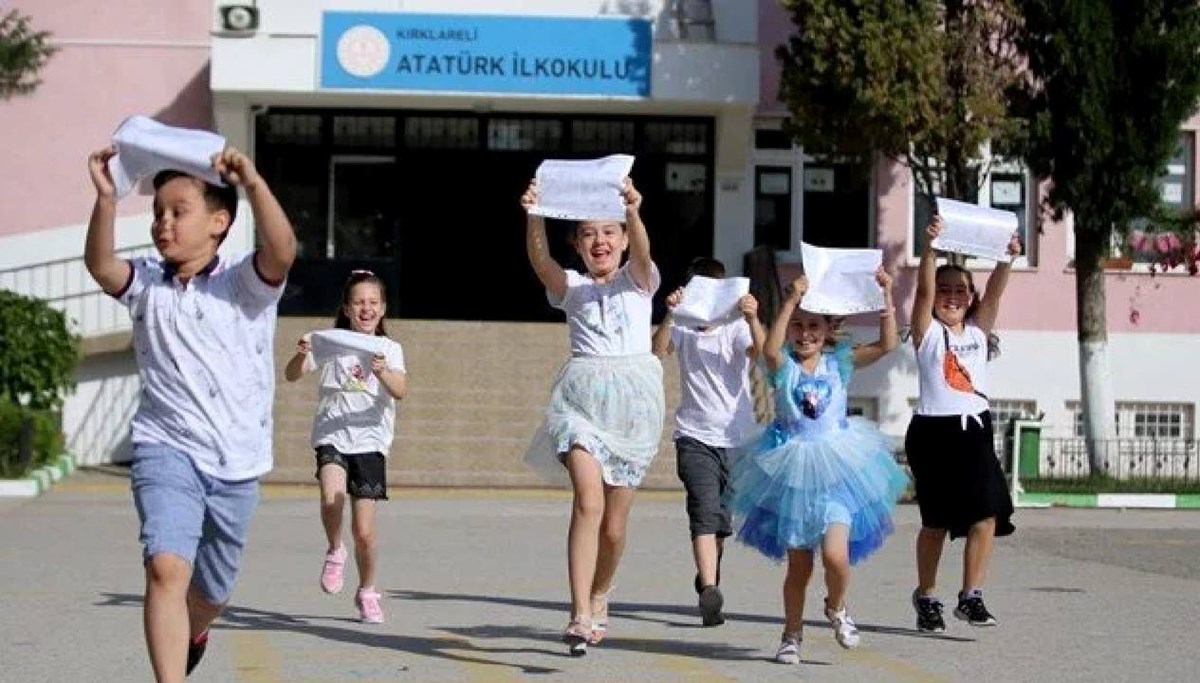 Milyonlarca öğrenci için tatil başlıyor