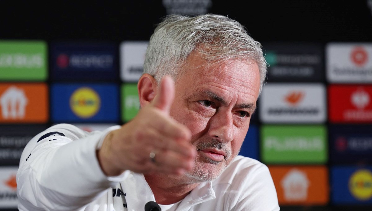 Fenerbahçe'de Mourinho iki futbolcunun üstünü çizdi