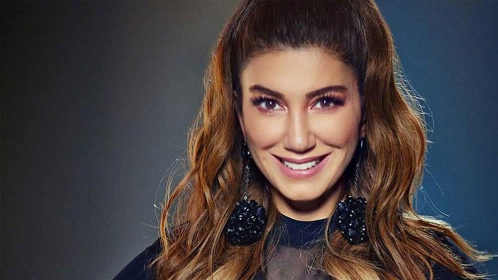 Nadide Sultan ailesini anlatırken gözyaşlarına boğuldu - 1