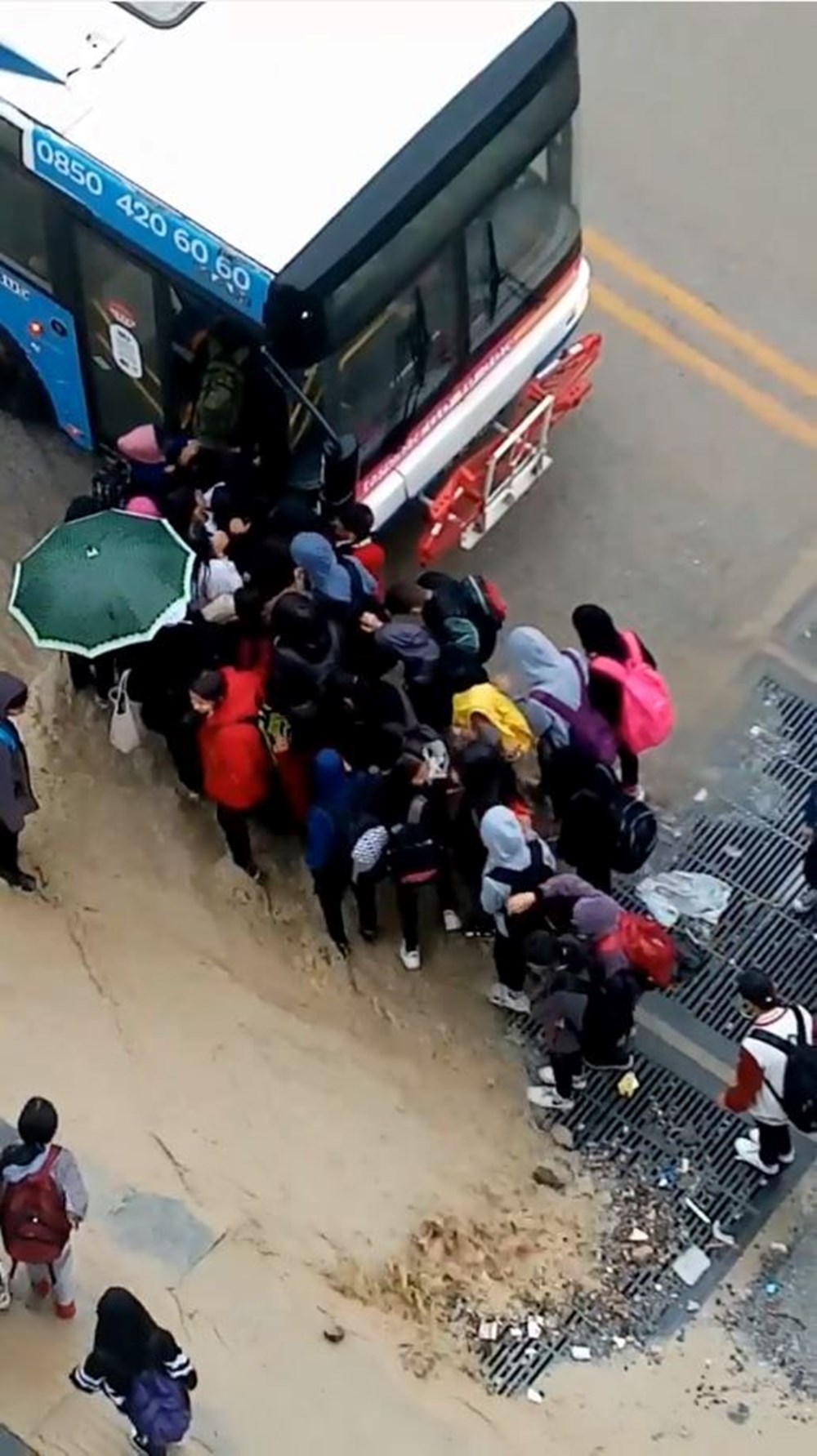 Ankara'da şiddetli sağanak: Yollar göle döndü, araçlar mahsur kaldı - 7