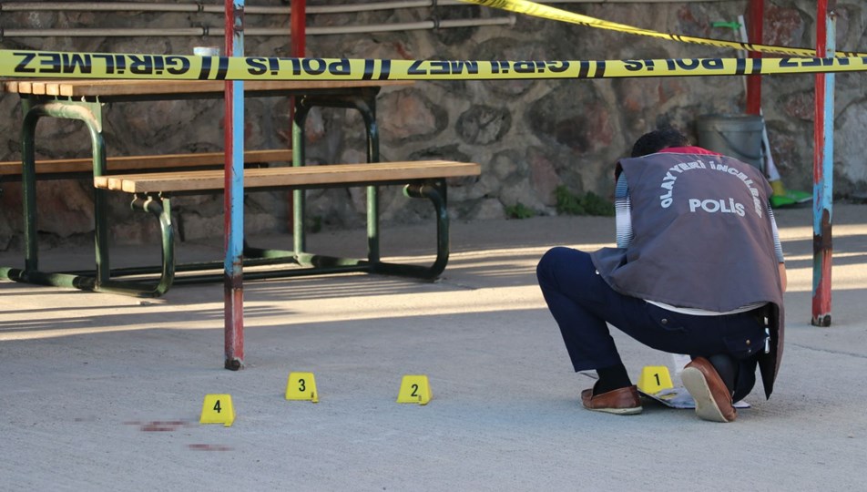 Babasının silahla yaraladığı husumetlisini, 42 gün sonra oğlu bıçakladı
