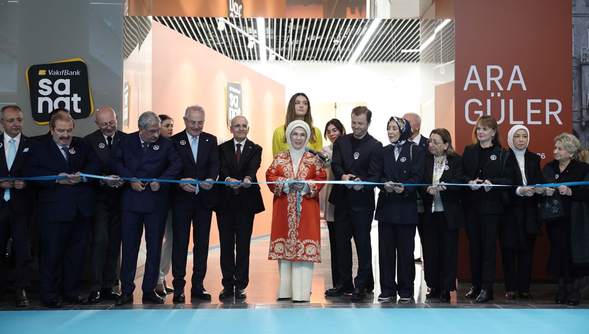 VakıfBank Sanat Galerisi, Ara Güler sergisiyle açıldı