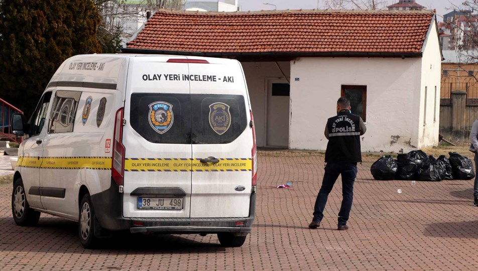 Boşandı, duruşmadan çıkıp eski kayınvalidesini bıçakladı