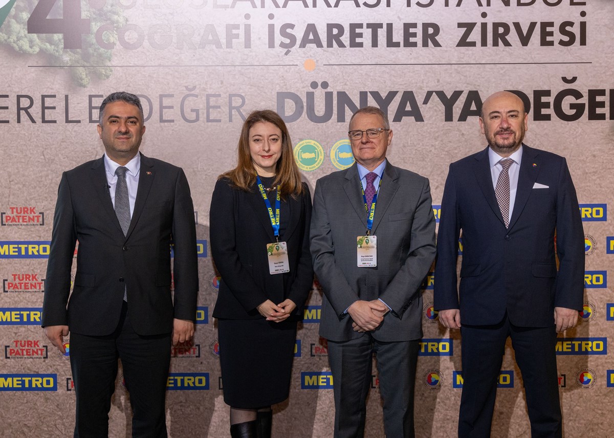 Prof. Dr. M. Zeki Durak, Sinem Türüng, Diego Canga Fano ve Hakan Ülken Prof. Dr. M. Zeki Durak, Sinem Türüng, Diego Canga Fano ve Hakan Ülken