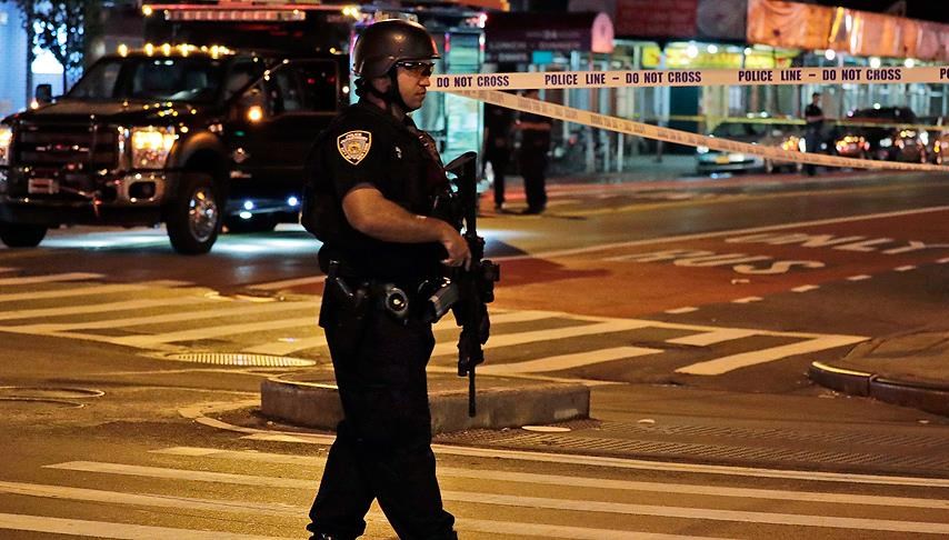 Los Angeles'ta araç kalabalığa daldı