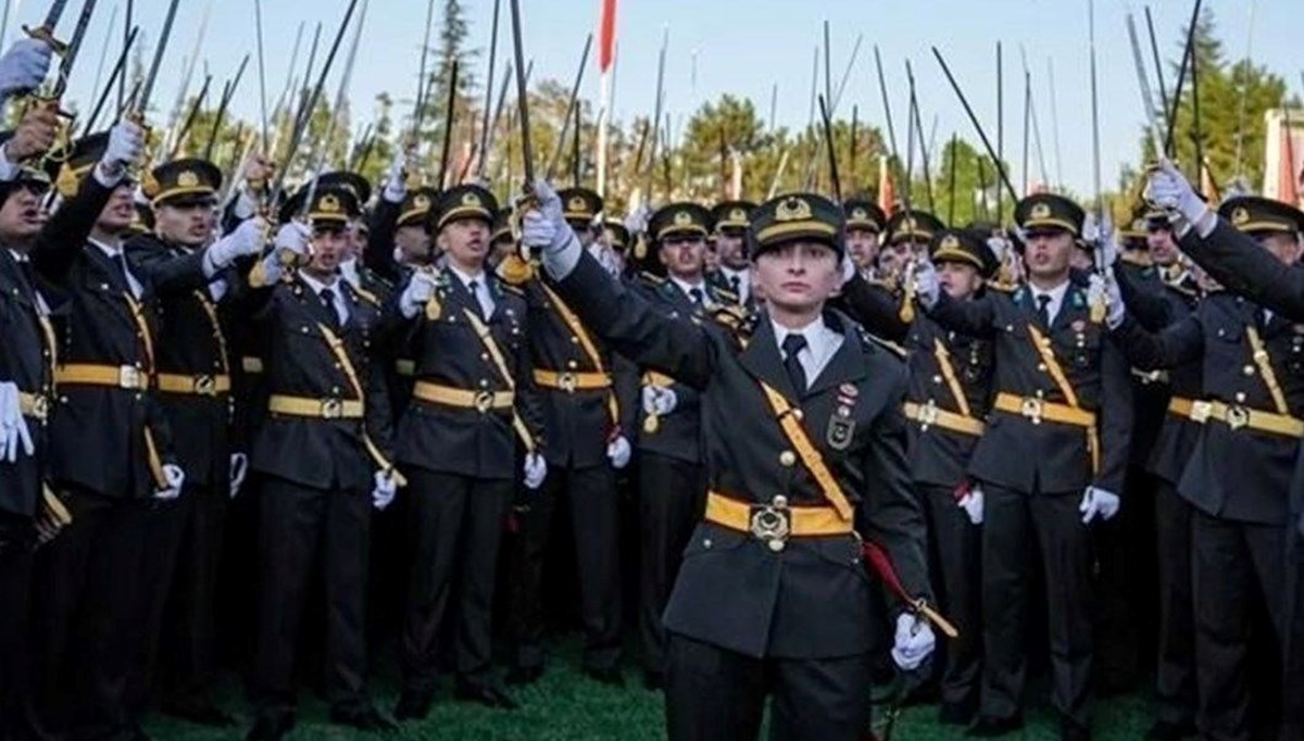 Teğmenlerin kılıçlı yemini | MSB kaynakları: İkaza rağmen planlı disiplinsizlik yapıldı