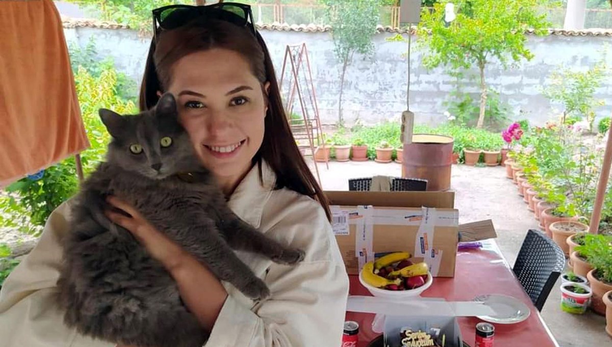 Aile hekimi kaçan kedisini almak isterken balkondan düşüp öldü