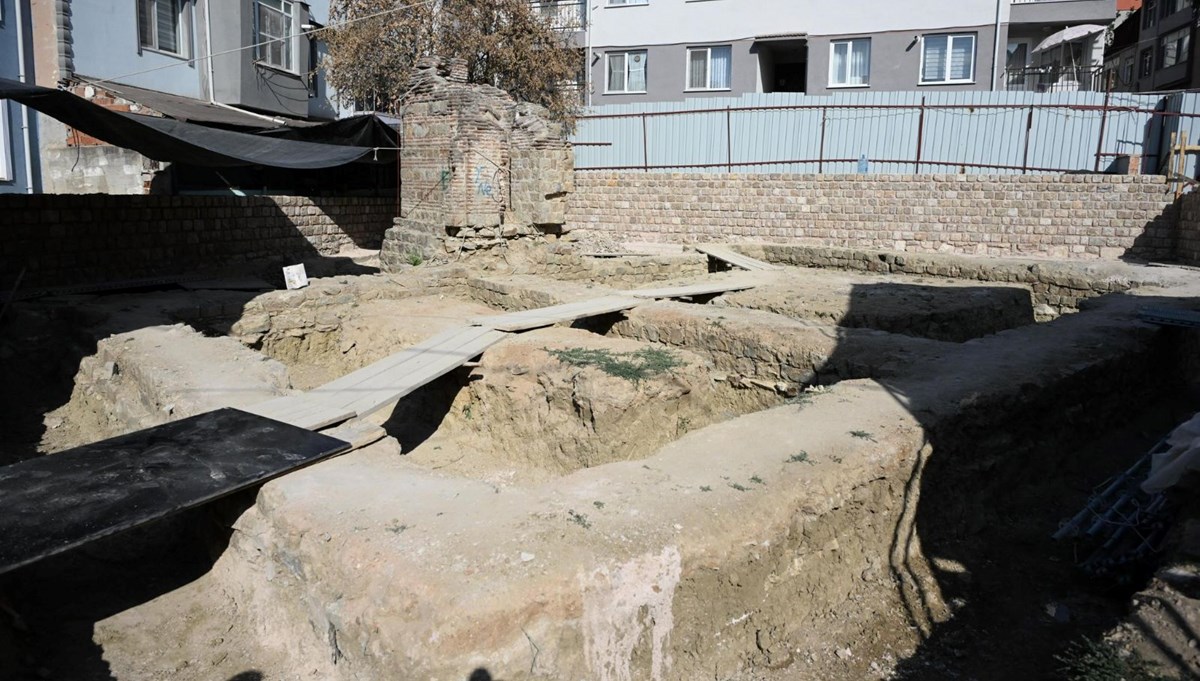 Günümüze tek duvarı ulaşan Çokalca Camisi’nde restorasyon