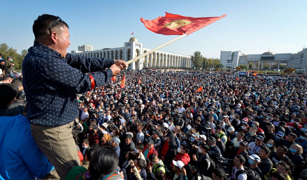 Kırgızistan'da neler oluyor? Seçimler iptal edildi - 14