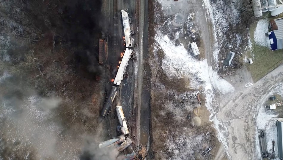 ABD Ulaştırma Bakanı, tren kazasının yaşandığı bölgeye gitti