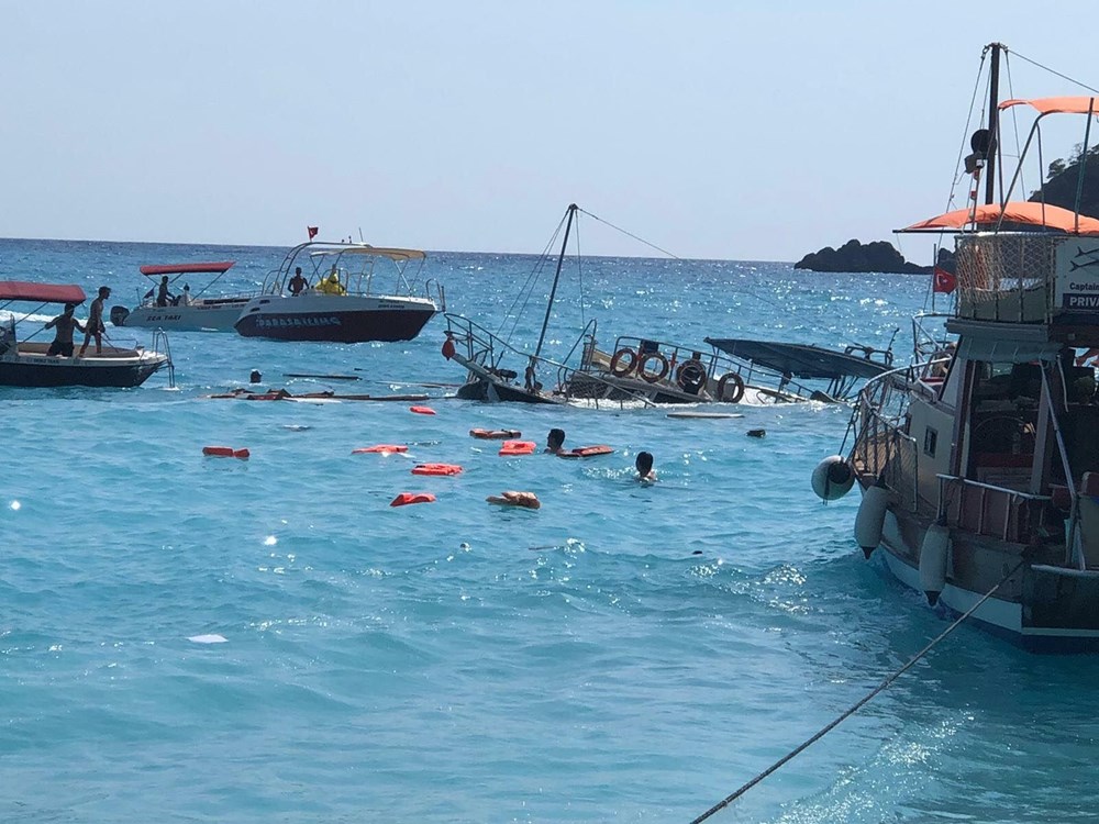 Fethiye'de tur teknesi battı - 1