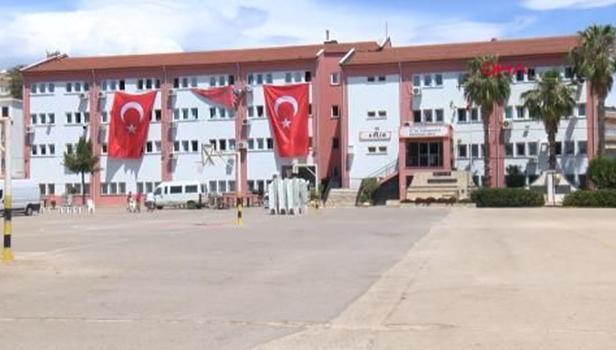 Kardeşinin velisi olarak okula gitti, müdür yardımcısını dövdü