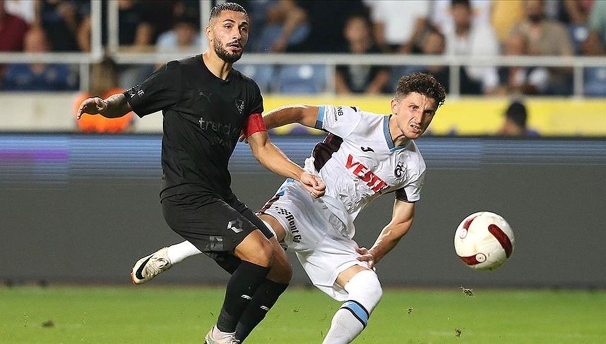 Trabzonspor, Hatayspor'u konuk edecek: İlk 11'ler belli oldu Trabzonspor, Hatayspor'u konuk edecek: İlk 11'ler belli oldu