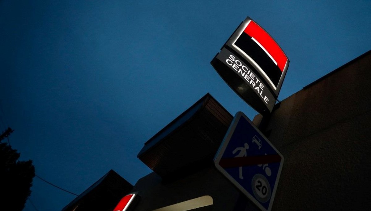 Fransız bankası SocGen, yüzlerce kişiyi işten çıkarıyor Fransız bankası SocGen, yüzlerce kişiyi işten çıkarıyor