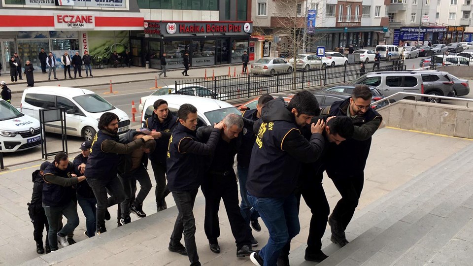 Fahiş hesabı ödeyemeyenlere zorla senet imzalattılar: 9 kişi gözaltında - 1